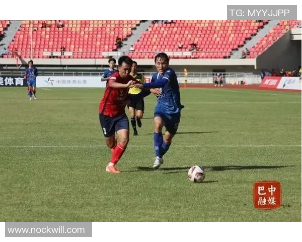 发际线高的足球明星们如何在赛场上展现自信与魅力 发际线高的足球明星们如何在赛场上展现自信与魅力