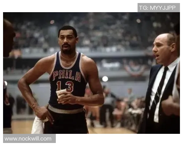 荷兰足球明星中锋的传奇故事与辉煌成就揭秘