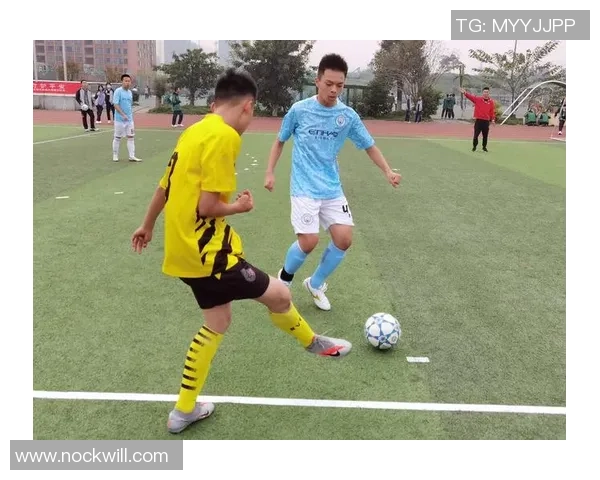 足球明星脚下生风展现激情与梦想的完美结合 足球明星脚下生风展现激情与梦想的完美结合